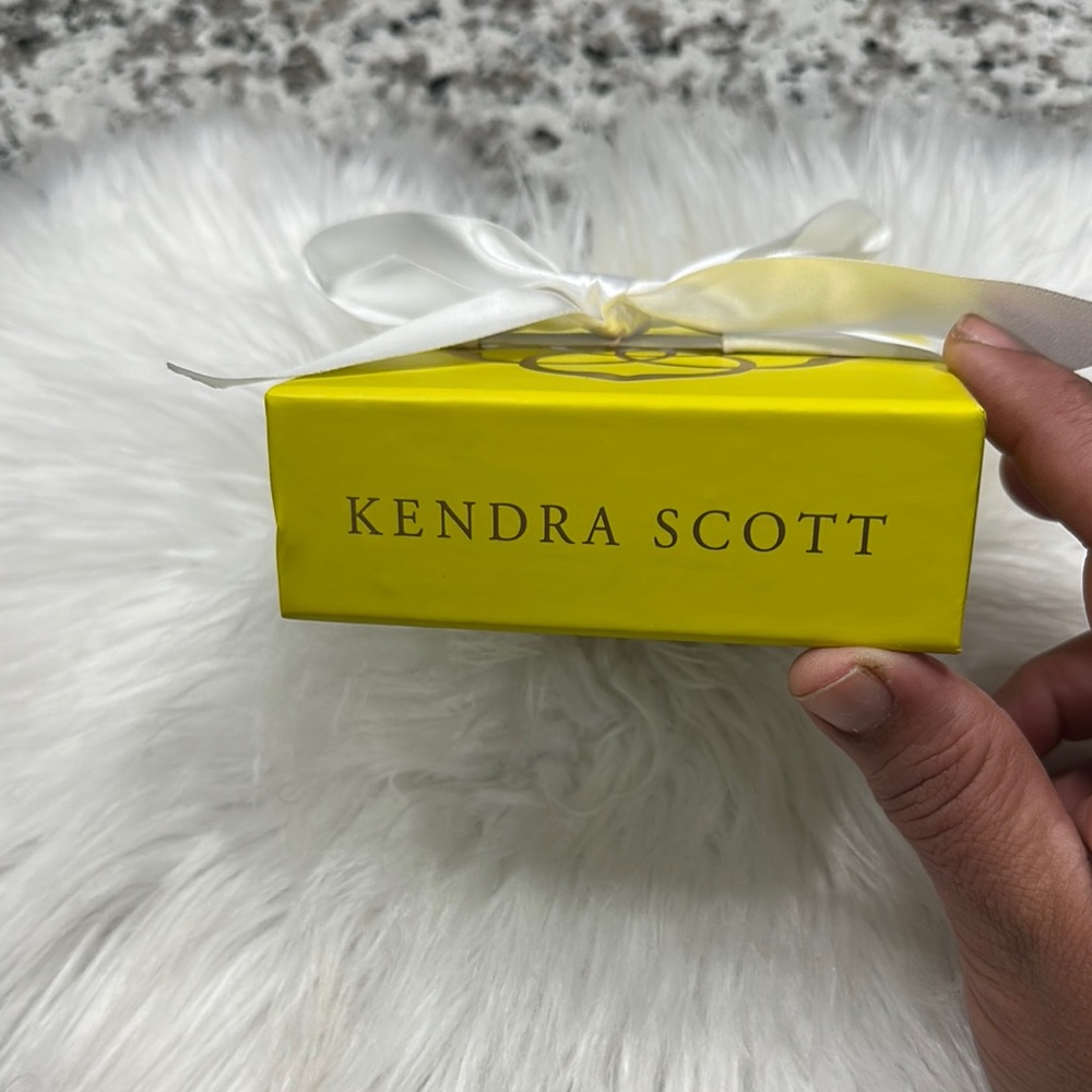 Kendra Scott Yellow Gift Box with Pouch - Picture 5 of 6